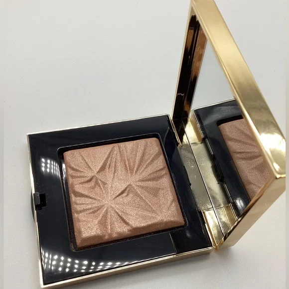 Bobbi Brown Luxe Illuminating Powder in Golden Hour - Didn’t Come w/ Box - BNWOB - Picture 7 of 16